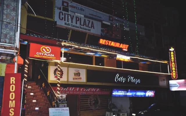 City Plaza Guest House and Restaurant