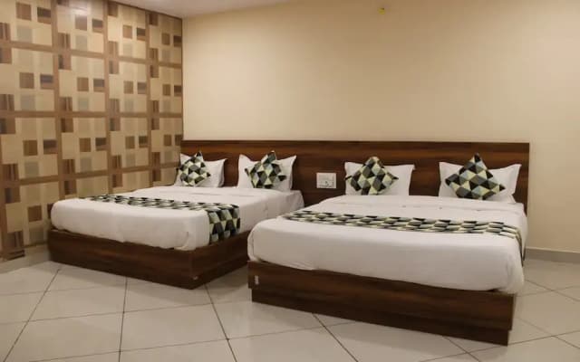 Maruti Group of Hotels - Hotel Shri Naman