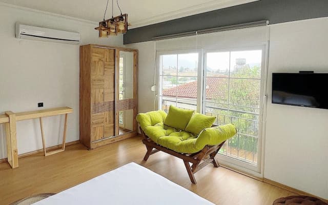 Lb Boutique Hotel