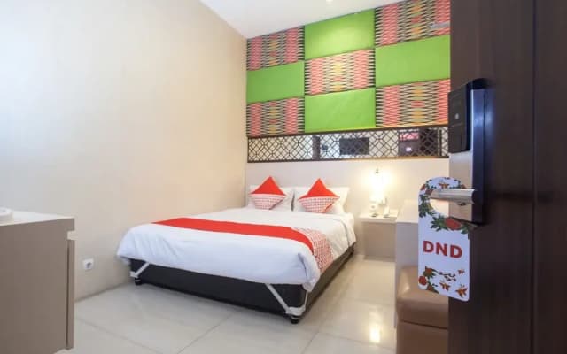 OYO 155 Metro House