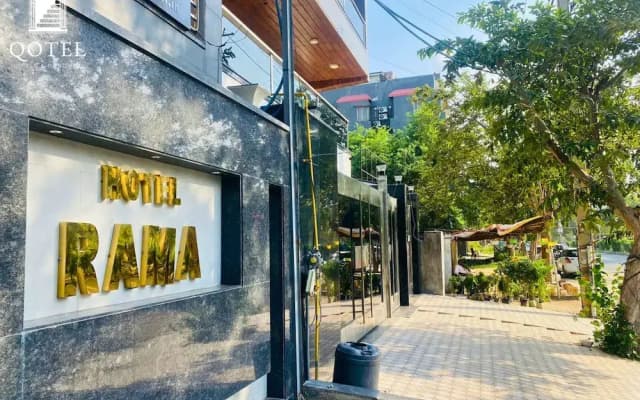 Qotel Hotel Rama Rohini Sector 24