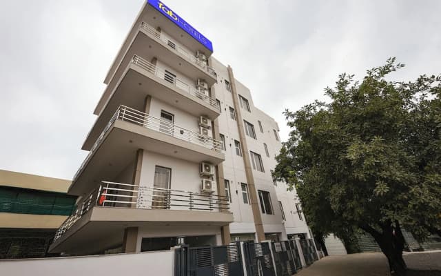 FabHotel Black Pepper- Nr. Batra Heart & Multispecialty Hospital Faridabad