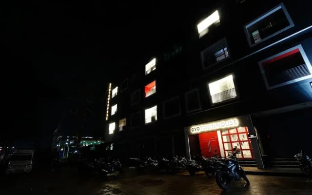 Oyo Townhouse 176 Rajdhani Residency