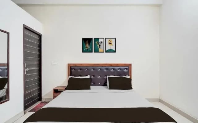 Hotel Heaven Peacock Noida