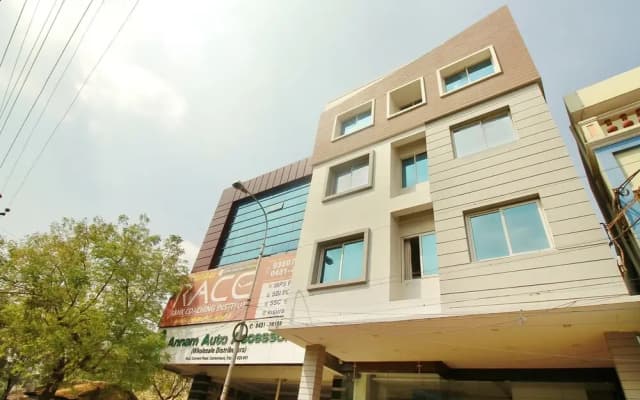 Capital O 1607 Ranas Residency