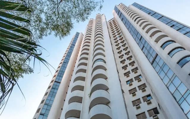 Paulista Wall Street Flat 10