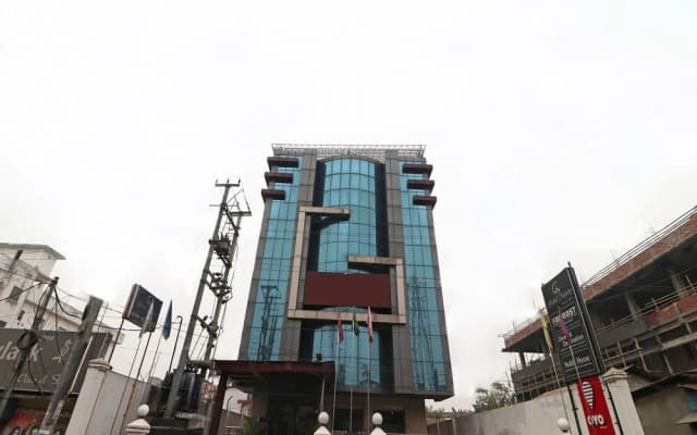 OYO Flagship 14647 Hotel Grand Majesty