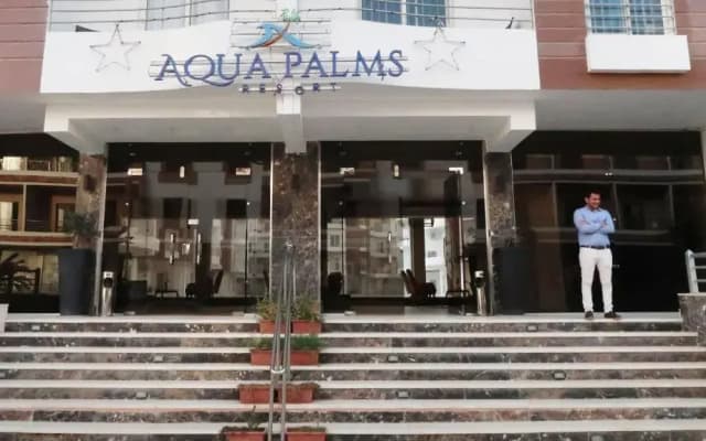 Aqua Palms Studio A210