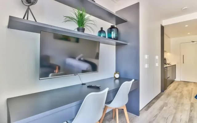 Contemporary arty Studio Balcony Mountain views