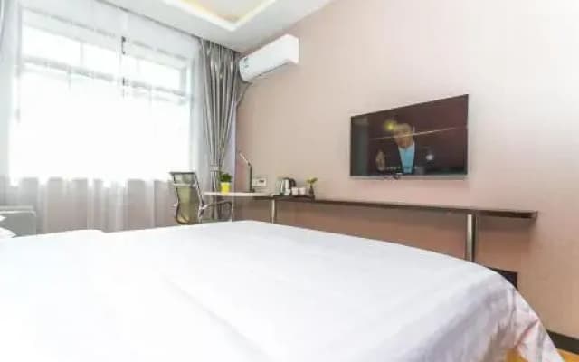 Yunshang Siji Chain Hotel Jinghong Manting Park
