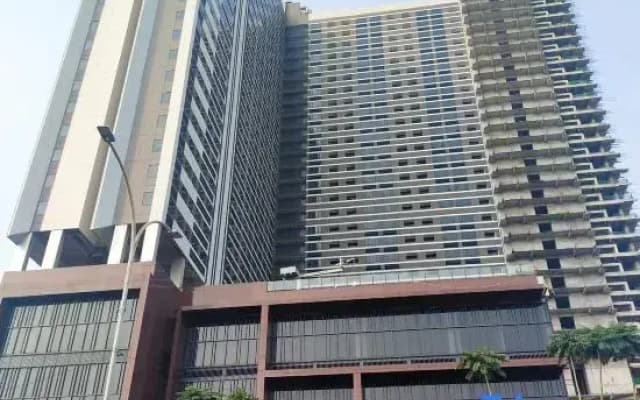 Premium Collins Boulevard Near Airport