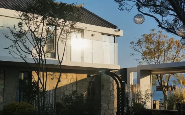 Leisure Courtyard Seascape Designer Hotel-Free one-way airport transport for check in three consecutive nights
