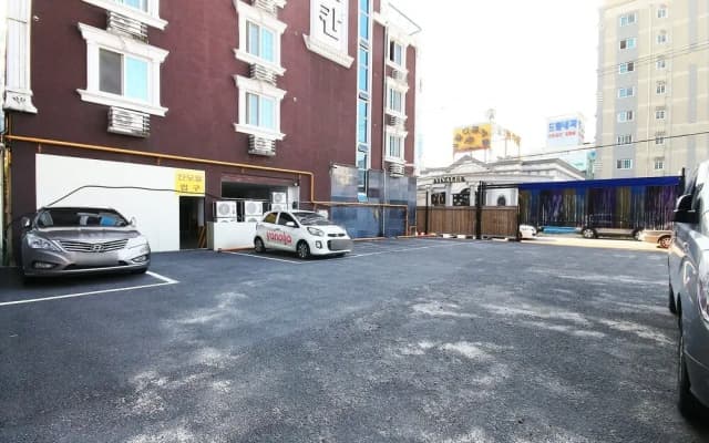 Motel Khan