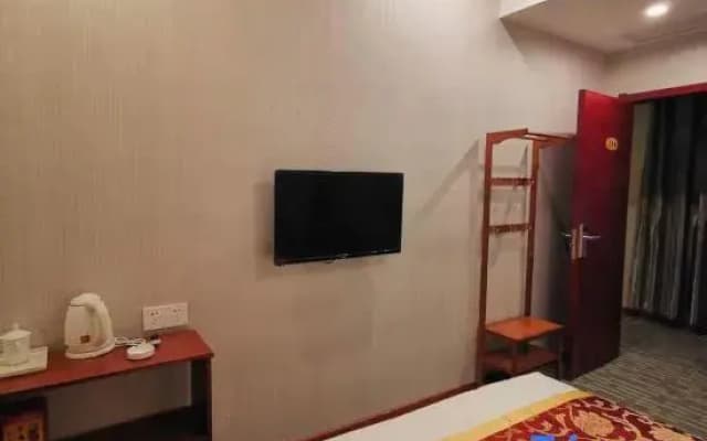 Xinzheng Luhao Boutique Hotel (Huanan City Longhu Jinyi City)