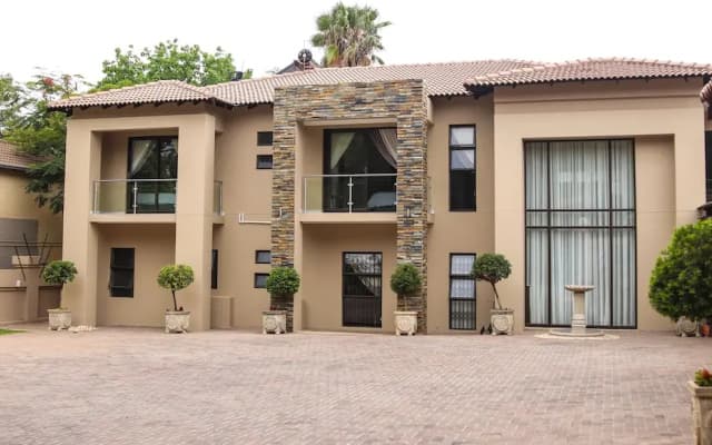 Letsatsing Lodge