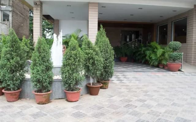 OYO 1651 Hotel Seetal