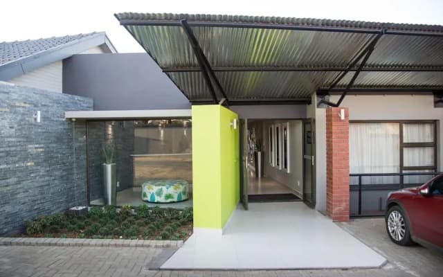 Palm Lodge