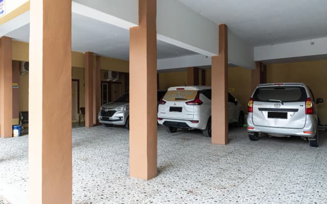 RedDoorz Syariah near Citraland Banjarmasin