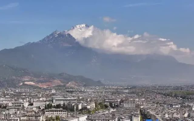 Urba Hotel (Lijiang Old Town Mufu Branch)