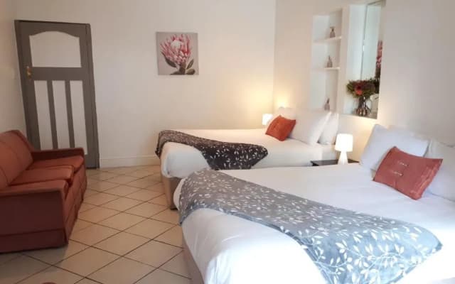 Knysna N2 Lodge
