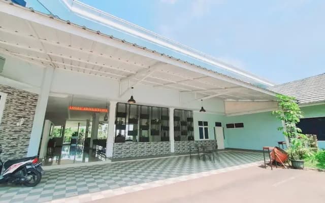 Aries Biru Hotel & Villa