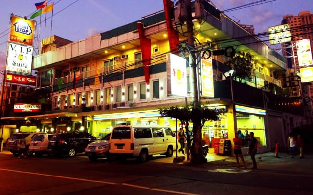 Townhouse OAK Makati Manila Near PNR Pasay Evangelista formerly VIP Suites