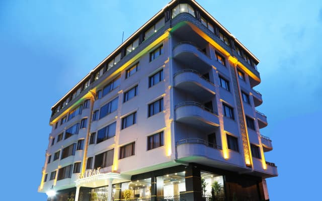 Bayrak Grand Hotel
