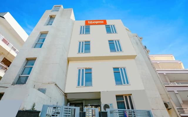 FabHotel Premium Rooms