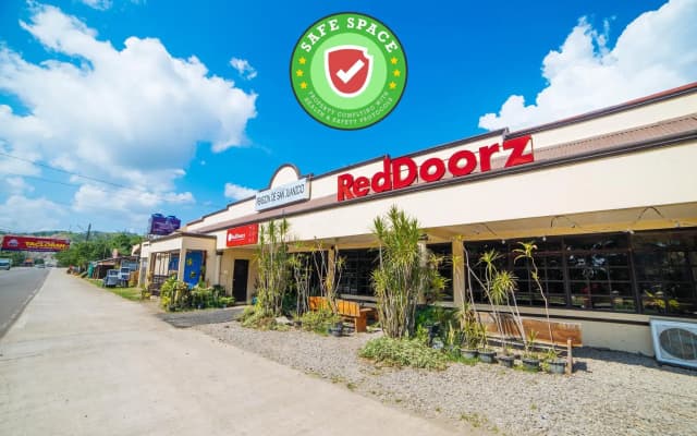 RedDoorz near San Juanico Bridge Tacloban