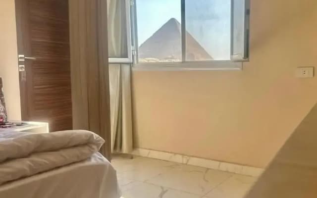 Pyramids Express View Inn
