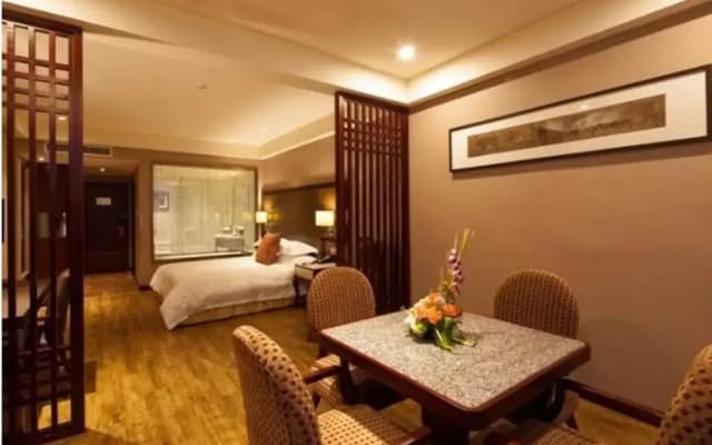 Ningbo Haiju Lijing Hotel