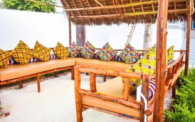Uhuru House and Restaurant