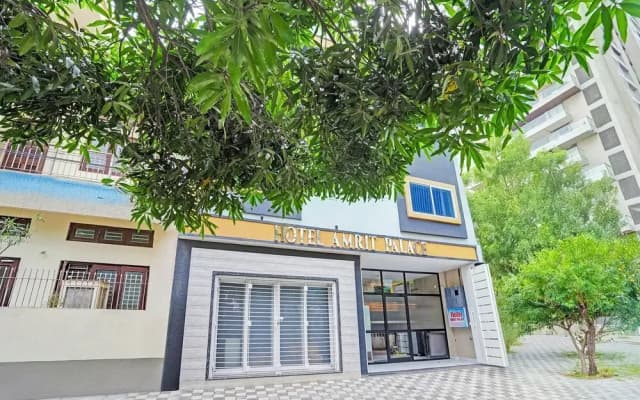 Fabhotel Amrit Palace - Opp Skye Corporate park