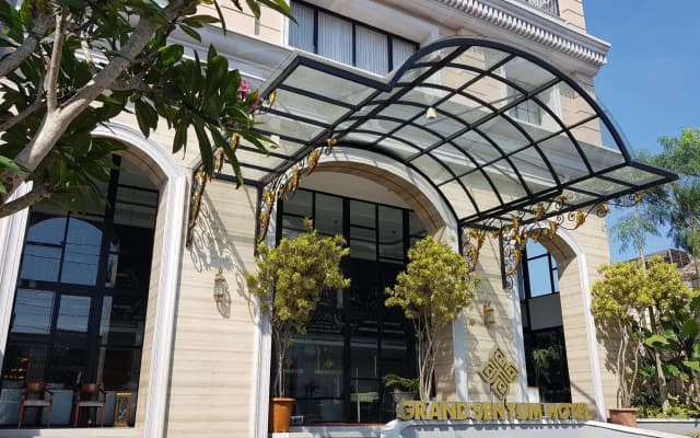 Grand Senyum Hotel