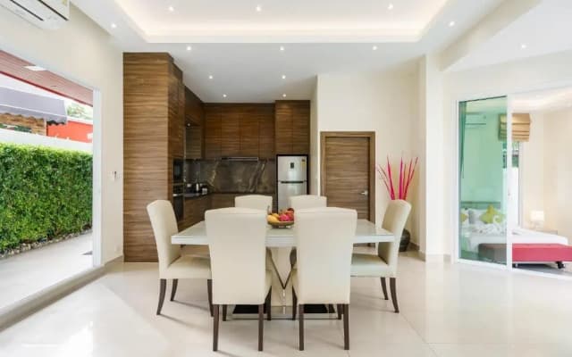 Luxury Pool Villa A14 3BR / 6-8 Persons
