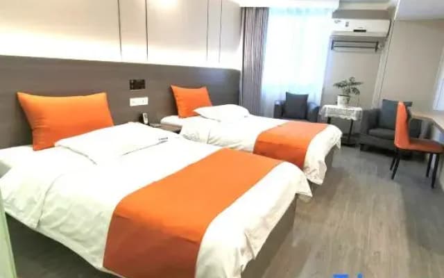 Lake Holiday Hotel