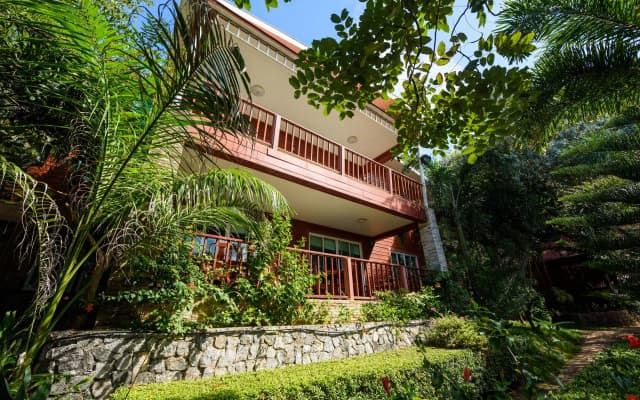 Baansuan Aokhai Beach Resort