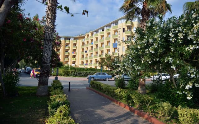 Kleopatra Dreams Beach Hotel