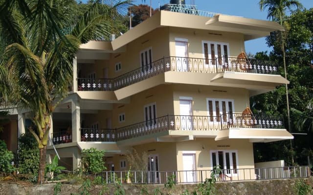 Jungle Palace Homestay