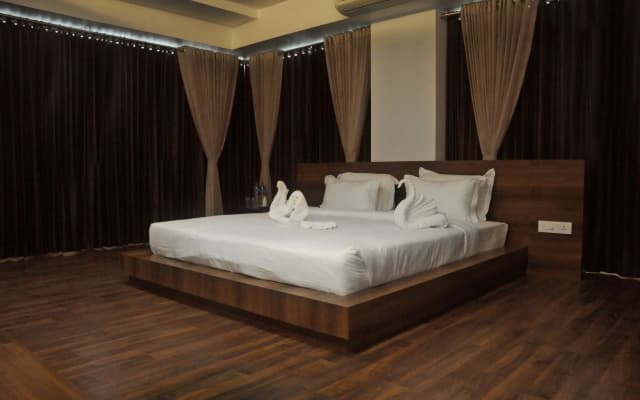 Hotel 3 Leaves