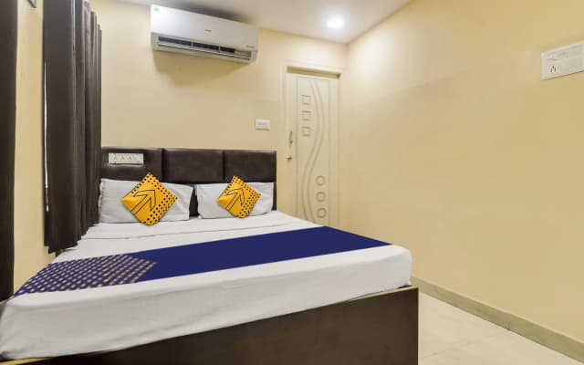 Spot On Bhargav Residence