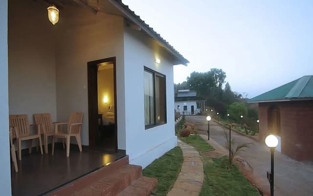 OYO 10626 Hotel Shantikunj Villa
