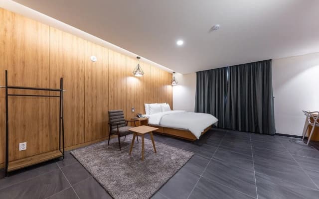 Buan Raum Drive-In Hotel