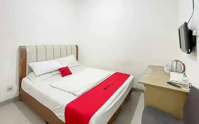 RedDoorz near RS Permata Cirebon