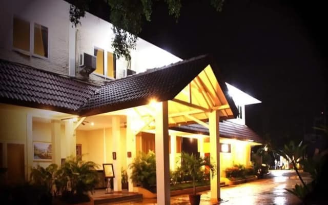 The Jayakarta Villas Anyer Beach Resort, Boutique Suites And Spa