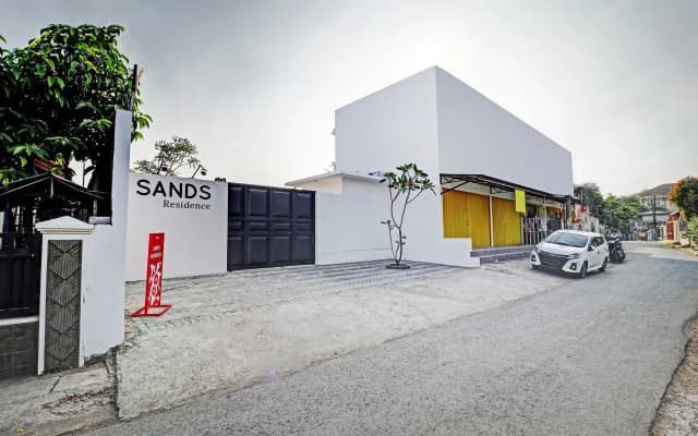 OYO 90510 Sand's Residence