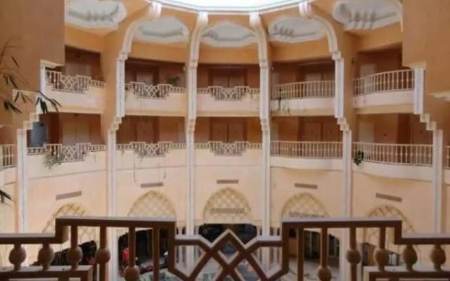 Palmyra Golden Beach Families and Couples