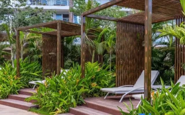 Facing the ocean directly hotel