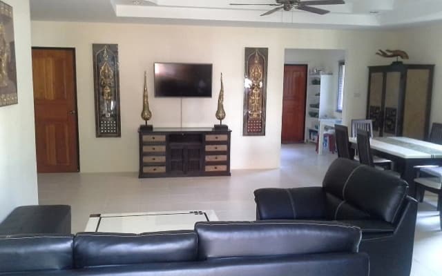 Garden Villa - Pattaya Holiday House Walking Street