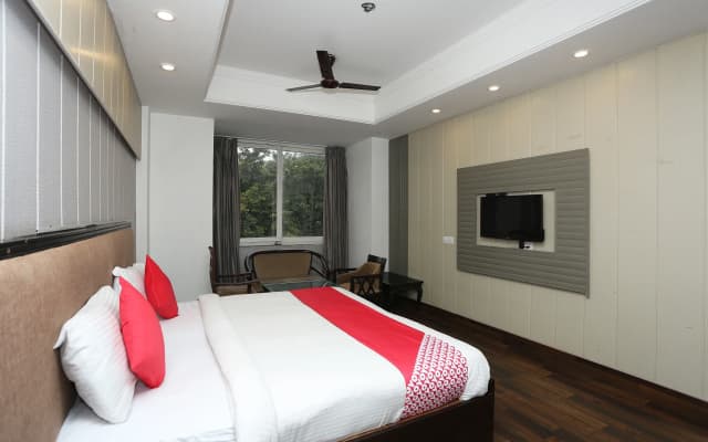 Super Hotel O The Avenue Residency